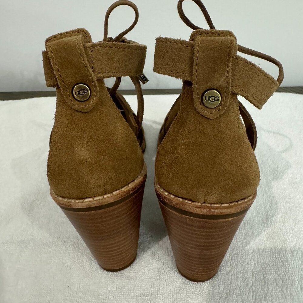 UGG AUSTRALIA Tan Lace Up Pumps - Size 7 - NEW! - Picture 6 of 9